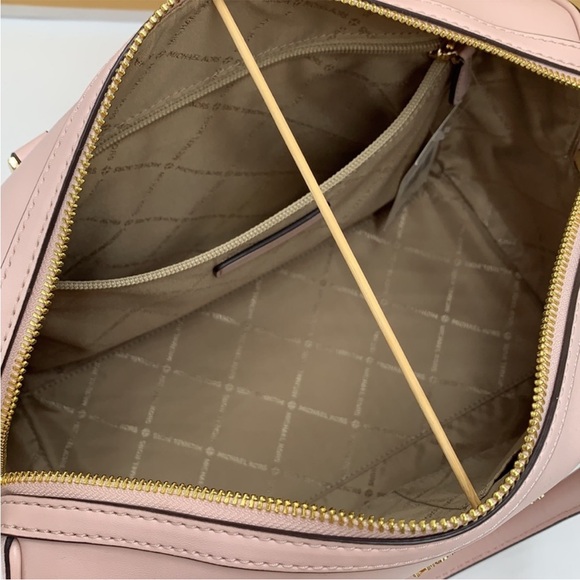 Michael Kors Pink Weekend Travel Bag - Picture 11 of 15